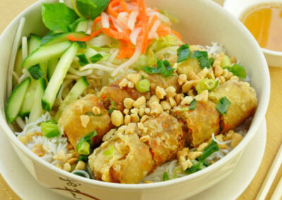 73-Spring Rolls on Vermicelli (2)